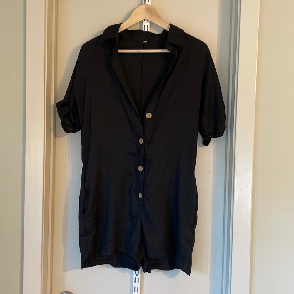 Black linen romper size M